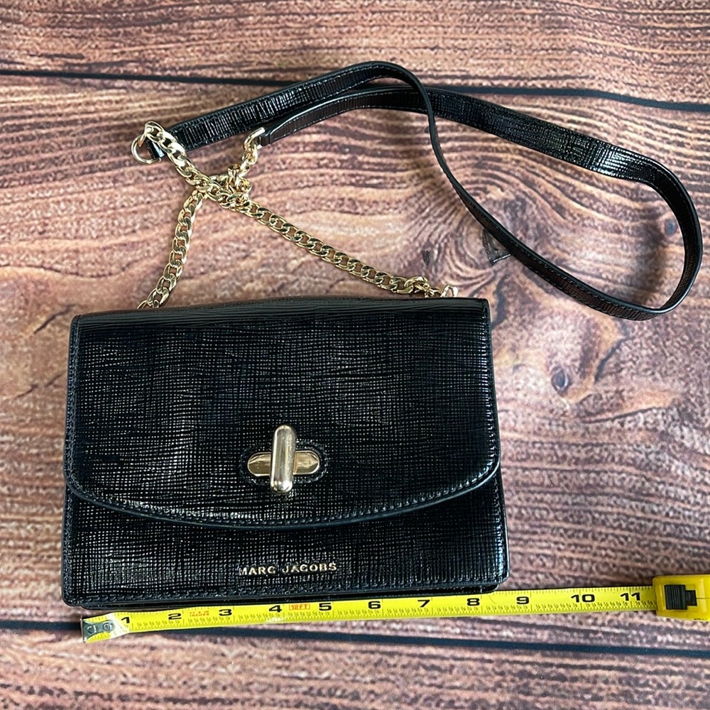 Marc Jacobs The Turnlock Leather Crossbody Bag Black.